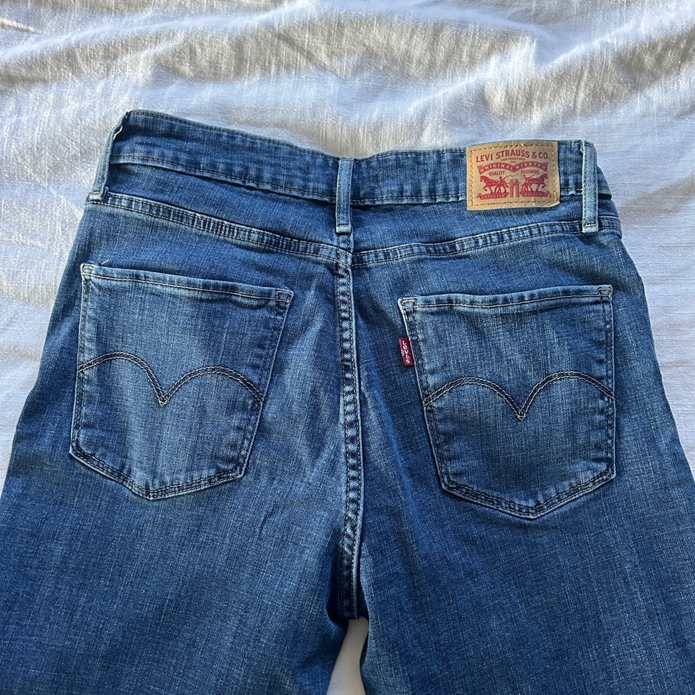 LEVIS 721 high rise skinny jeans size 30 medium/dark wash